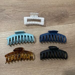 Hair claw clips